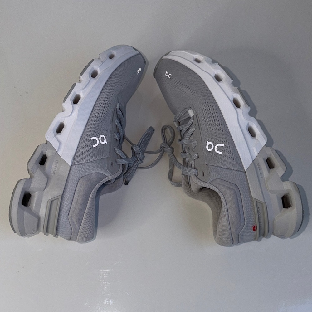 EUC On Running Women's Cloudflyer 5 Glacier Size 9 Shoes